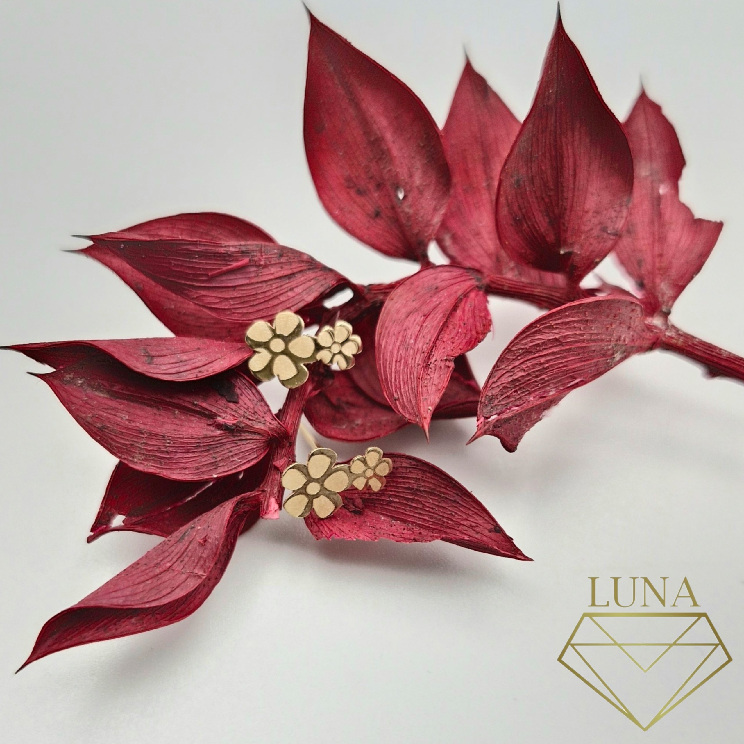 گوشواره میخی طرح غنچه